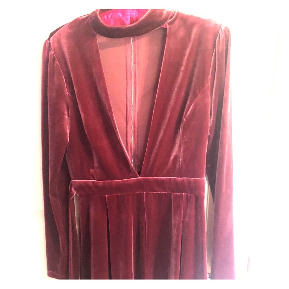 Piacé boutique maroon velour romper. Size M - Picture 2 of 4